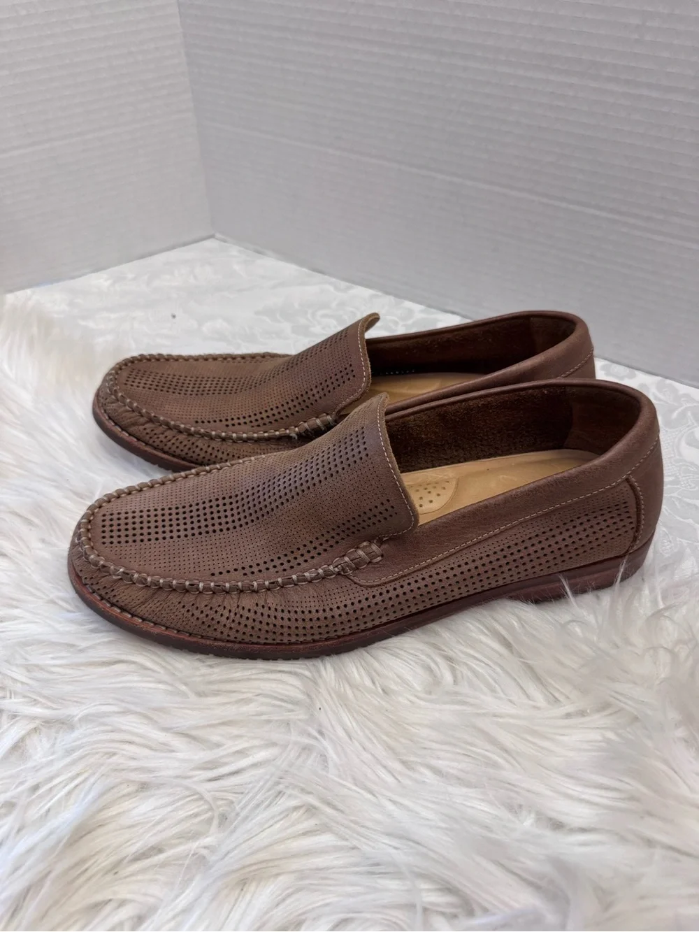 Tommy Bahama Felton Men’s 8M Nubuck Slip On Brown Loafer Shoe Stylish Vented
